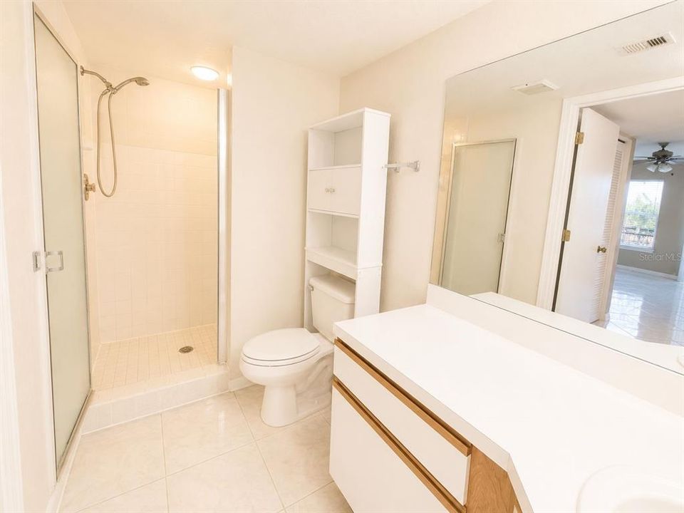 For Sale: $199,900 (2 beds, 2 baths, 1085 Square Feet)