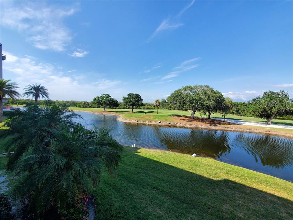 For Sale: $199,900 (2 beds, 2 baths, 1085 Square Feet)