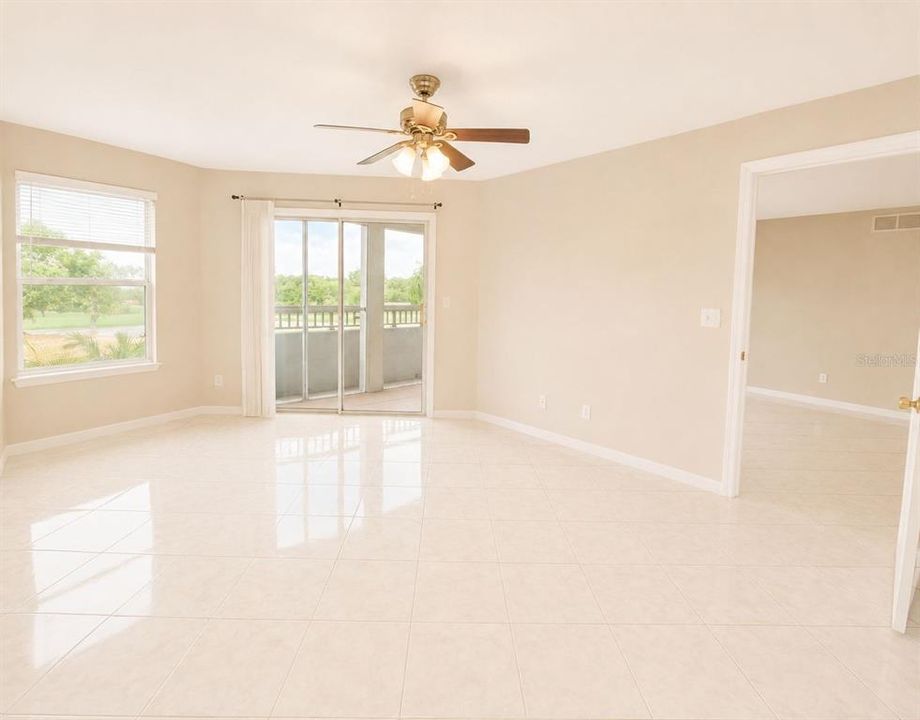 For Sale: $199,900 (2 beds, 2 baths, 1085 Square Feet)