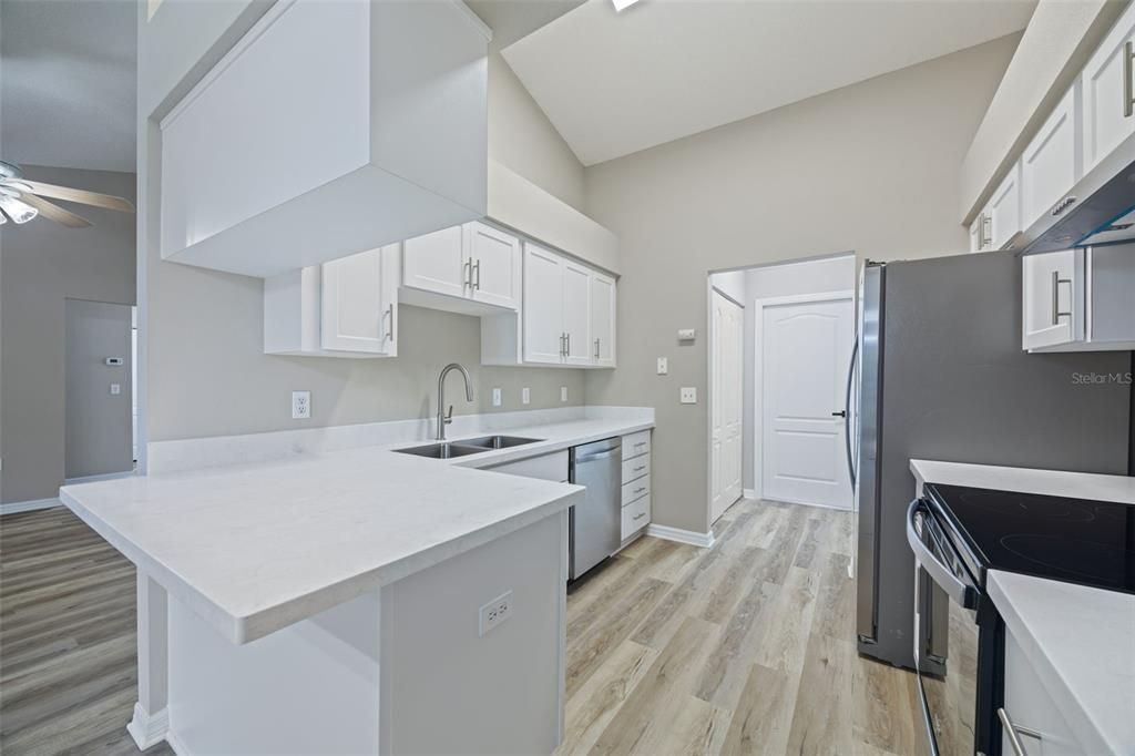 For Sale: $365,000 (3 beds, 2 baths, 1552 Square Feet)