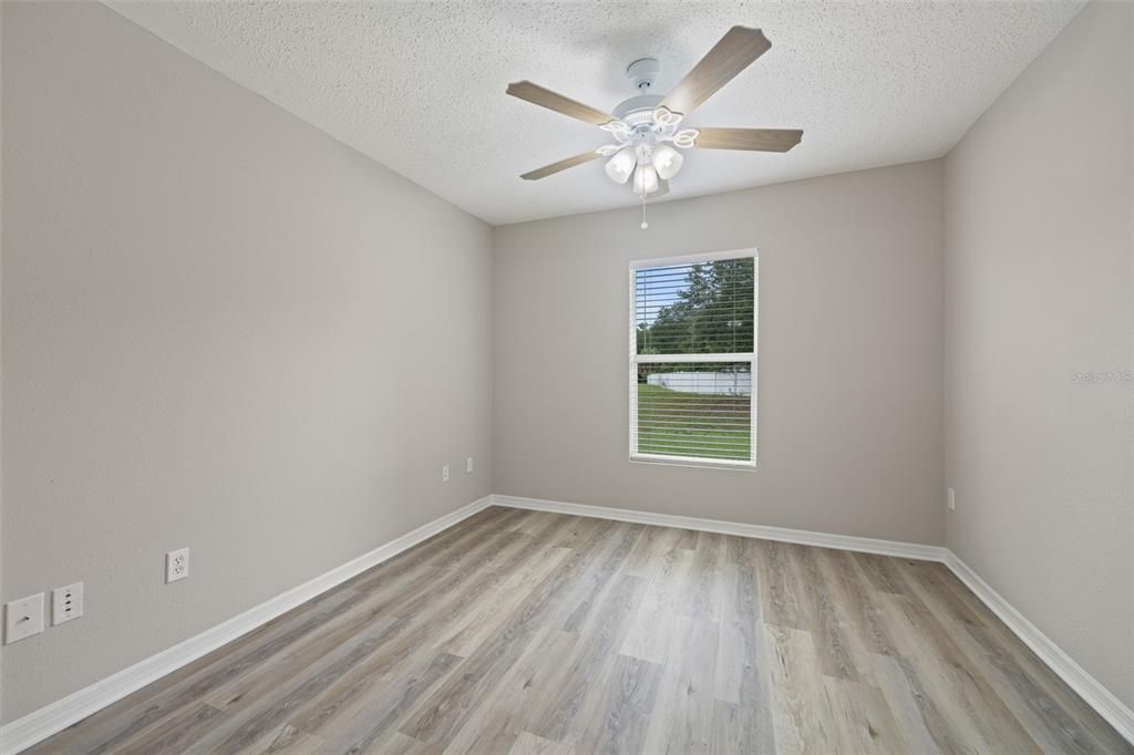 For Sale: $365,000 (3 beds, 2 baths, 1552 Square Feet)