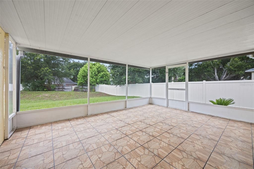 For Sale: $365,000 (3 beds, 2 baths, 1552 Square Feet)