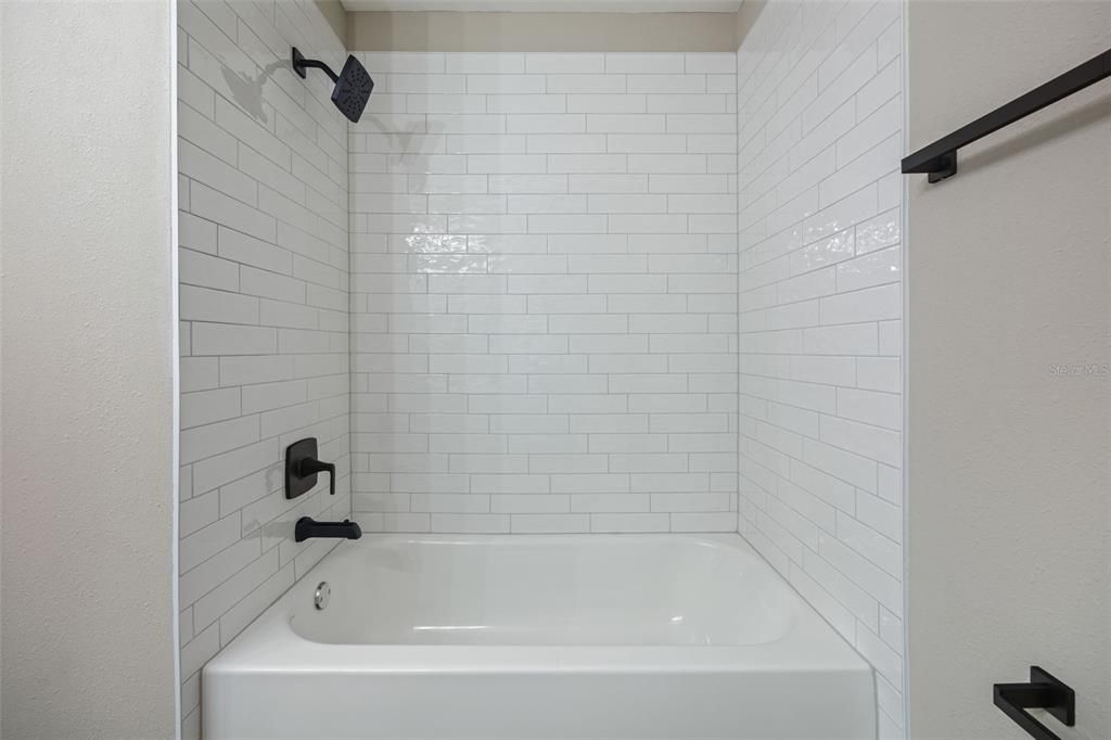 For Sale: $365,000 (3 beds, 2 baths, 1552 Square Feet)