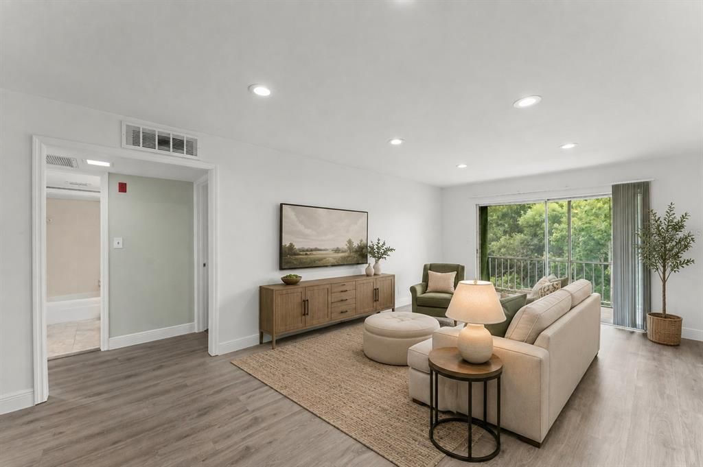 For Sale: $245,000 (2 beds, 2 baths, 913 Square Feet)