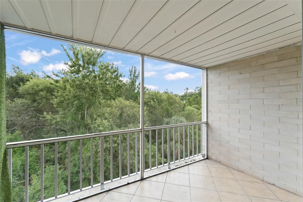 For Sale: $245,000 (2 beds, 2 baths, 913 Square Feet)