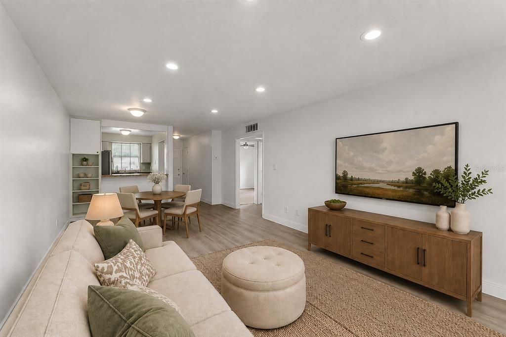 For Sale: $245,000 (2 beds, 2 baths, 913 Square Feet)