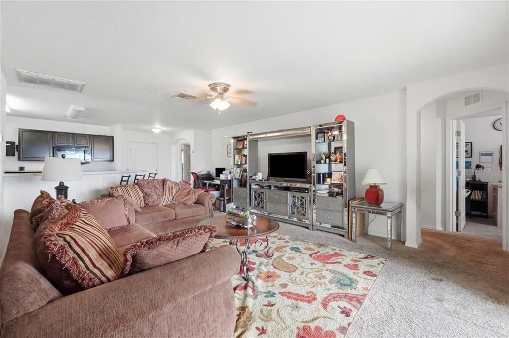 На продажу: $265,000 (3 спален, 2 ванн, 1563 Квадратных фут)