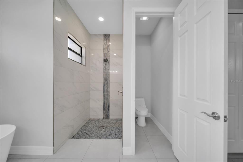 For Sale: $359,900 (3 beds, 2 baths, 1698 Square Feet)