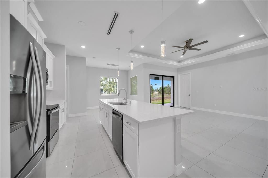 For Sale: $359,900 (3 beds, 2 baths, 1698 Square Feet)