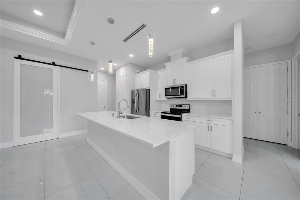 For Sale: $359,900 (3 beds, 2 baths, 1698 Square Feet)