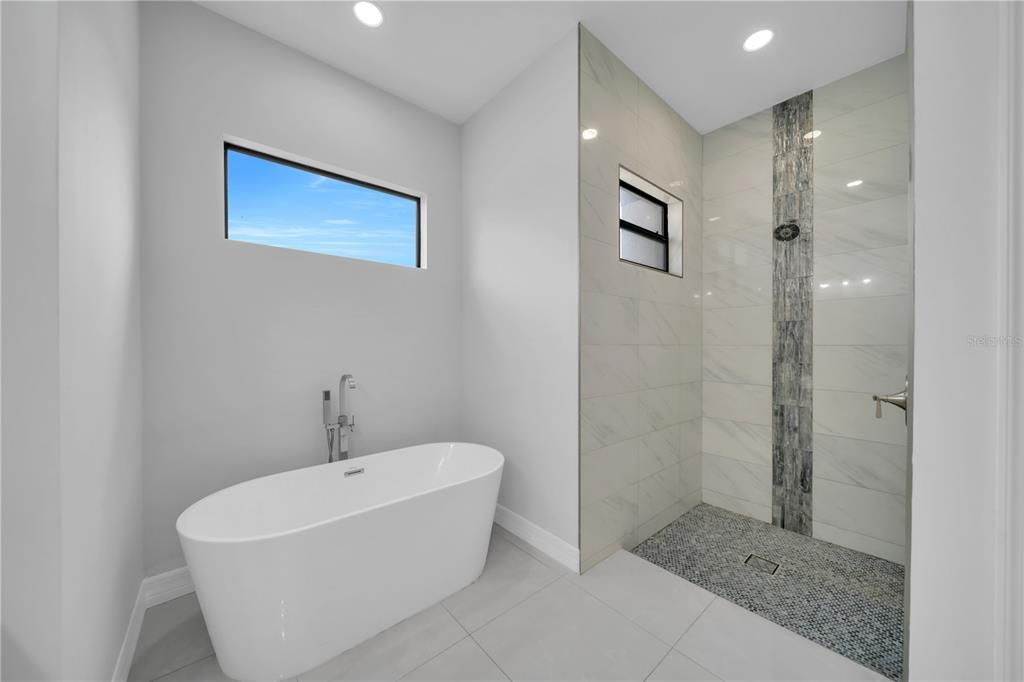 For Sale: $359,900 (3 beds, 2 baths, 1698 Square Feet)