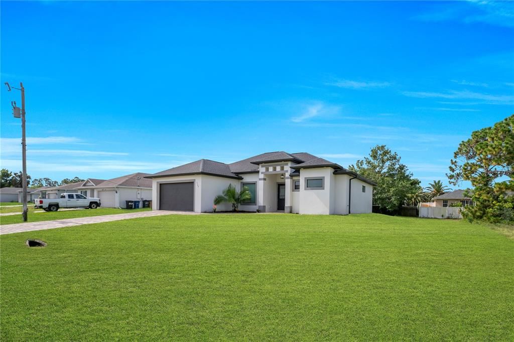 For Sale: $359,900 (3 beds, 2 baths, 1698 Square Feet)