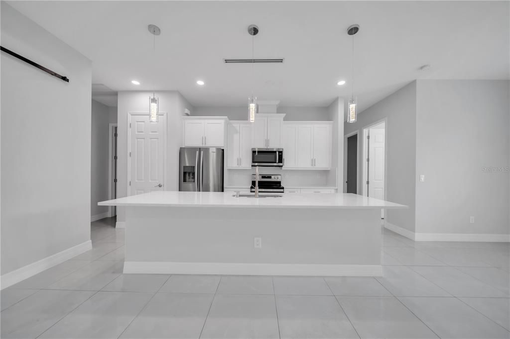 For Sale: $359,900 (3 beds, 2 baths, 1698 Square Feet)