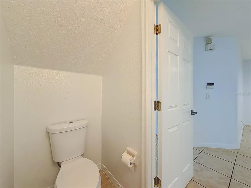 For Rent: $2,400 (3 beds, 2 baths, 1889 Square Feet)
