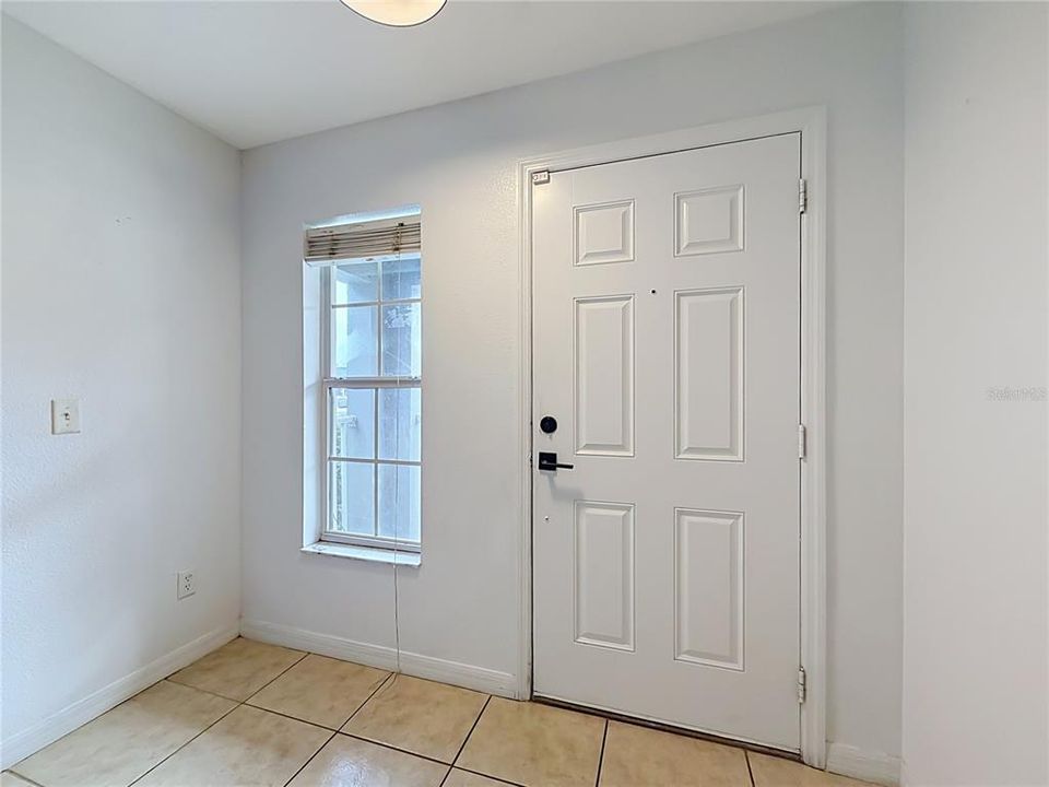 For Rent: $2,400 (3 beds, 2 baths, 1889 Square Feet)