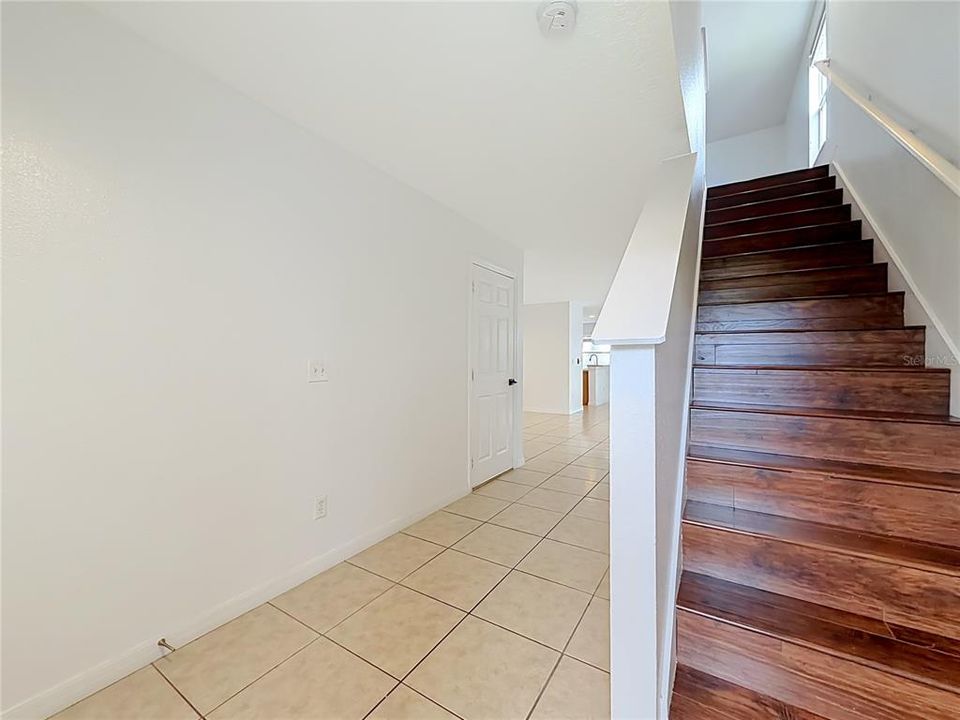 For Rent: $2,400 (3 beds, 2 baths, 1889 Square Feet)