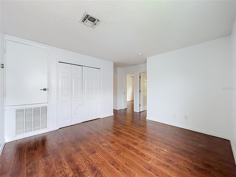 For Rent: $2,400 (3 beds, 2 baths, 1889 Square Feet)
