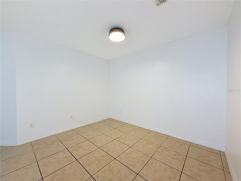 For Rent: $2,400 (3 beds, 2 baths, 1889 Square Feet)
