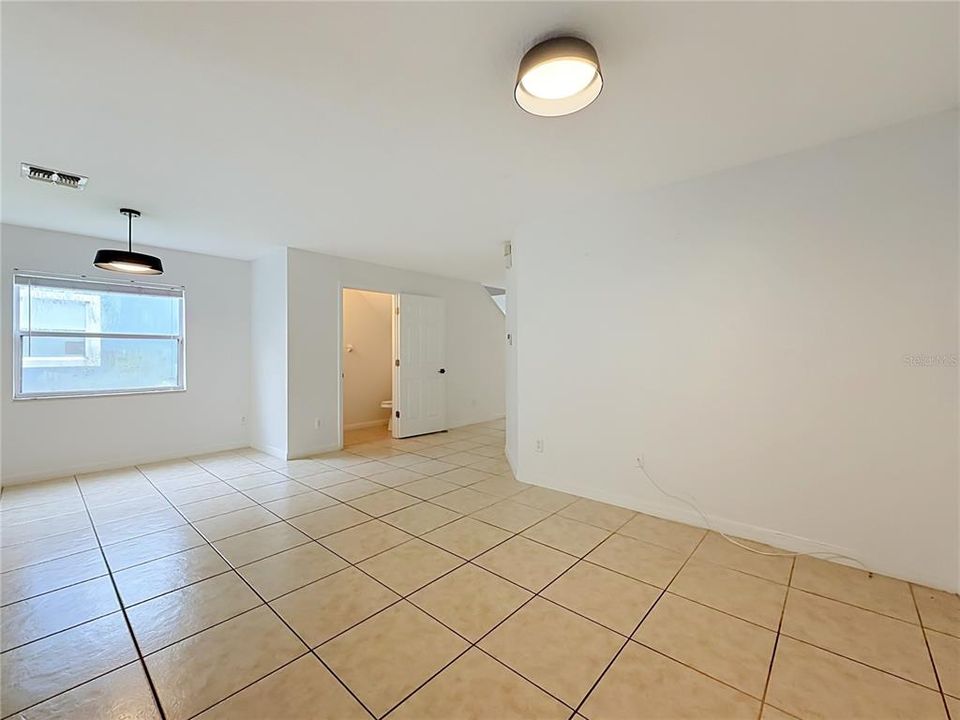 For Rent: $2,400 (3 beds, 2 baths, 1889 Square Feet)