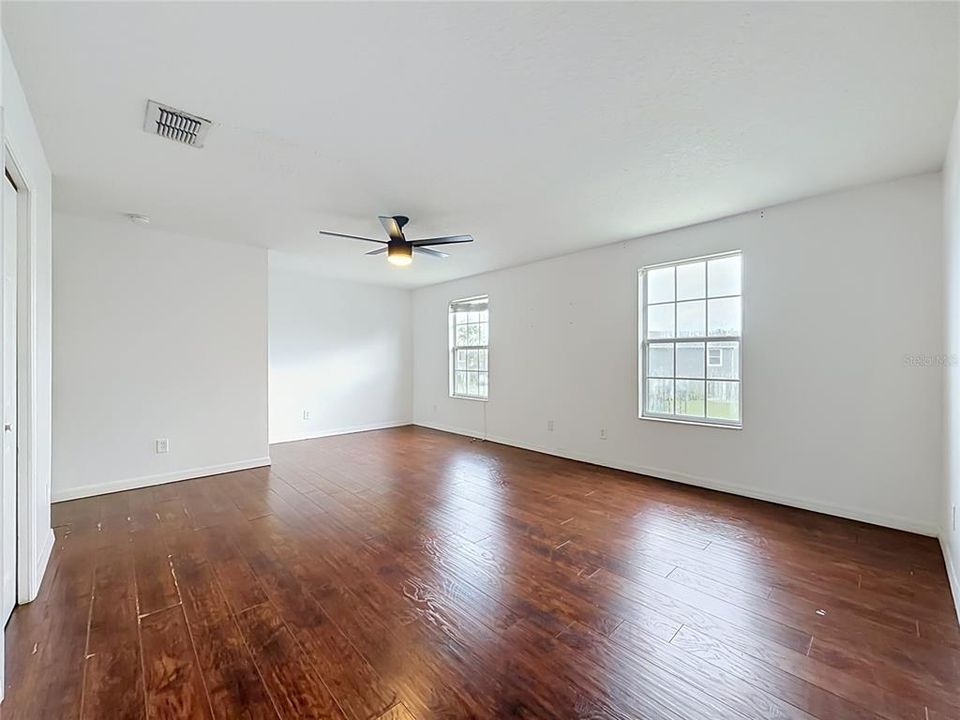 For Rent: $2,400 (3 beds, 2 baths, 1889 Square Feet)