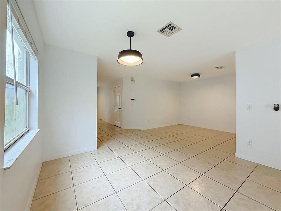 For Rent: $2,400 (3 beds, 2 baths, 1889 Square Feet)