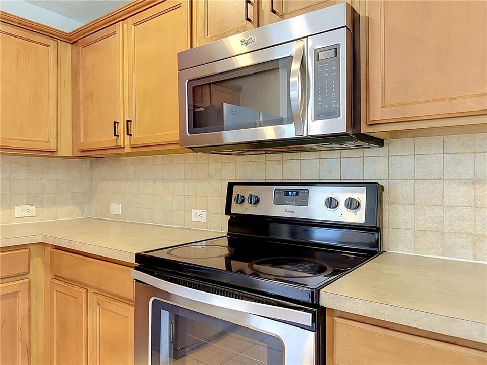 For Rent: $2,400 (3 beds, 2 baths, 1889 Square Feet)
