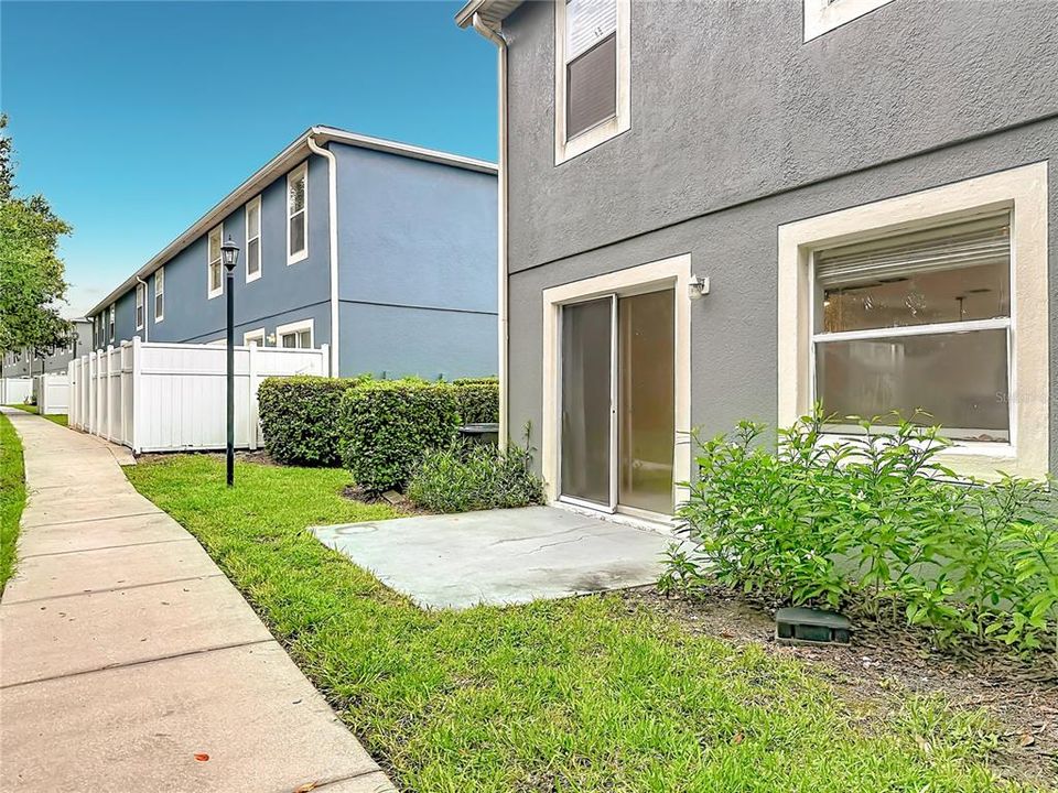 For Rent: $2,400 (3 beds, 2 baths, 1889 Square Feet)