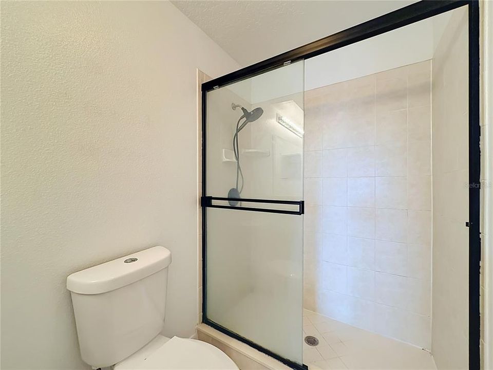 For Rent: $2,400 (3 beds, 2 baths, 1889 Square Feet)