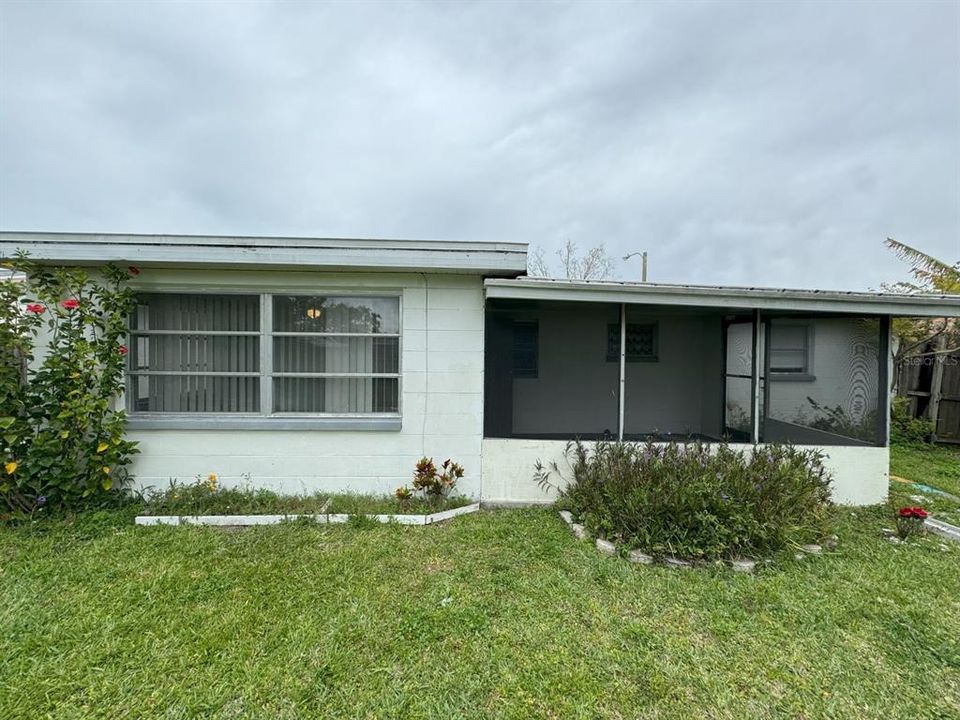 For Rent: $1,395 (2 beds, 1 baths, 980 Square Feet)