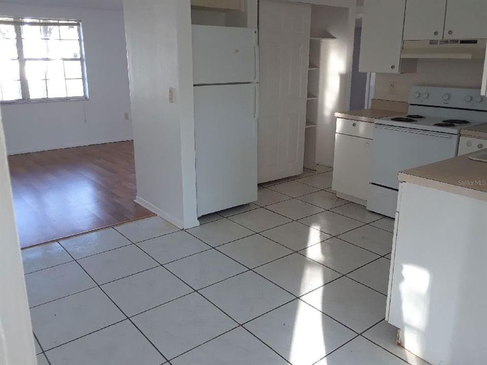 For Rent: $1,395 (2 beds, 1 baths, 980 Square Feet)
