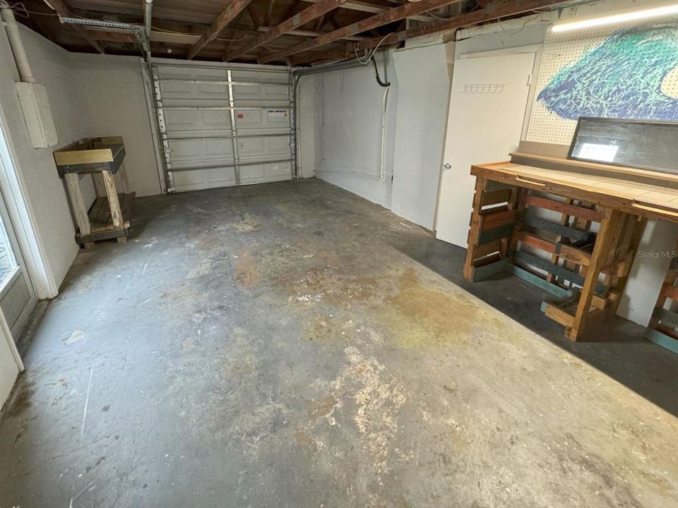 For Rent: $1,395 (2 beds, 1 baths, 980 Square Feet)