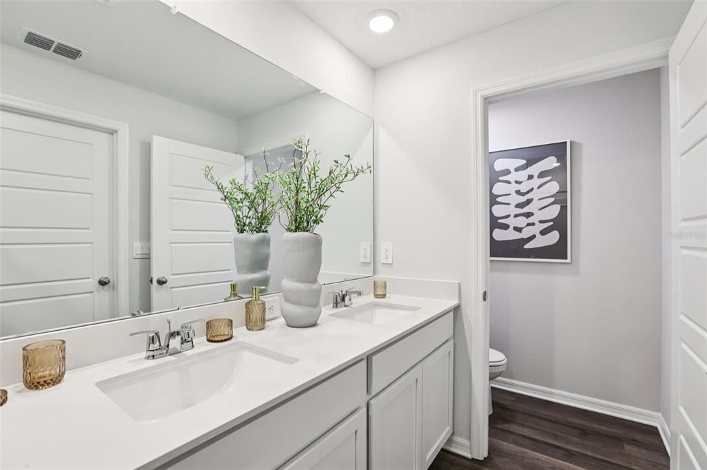 На продажу: $294,490 (4 спален, 2 ванн, 1665 Квадратных фут)