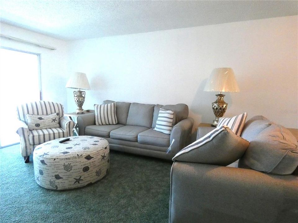 For Sale: $130,000 (2 beds, 2 baths, 1210 Square Feet)