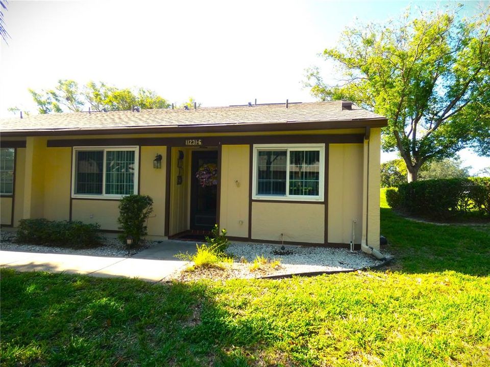 For Sale: $130,000 (2 beds, 2 baths, 1210 Square Feet)