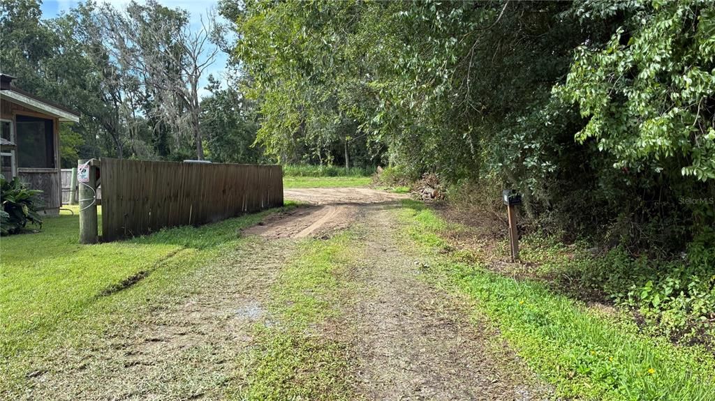 En Venta: $135,000 (3.59 acres)