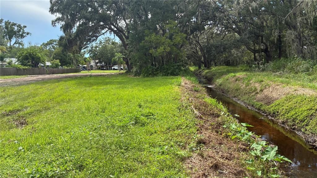 En Venta: $135,000 (3.59 acres)