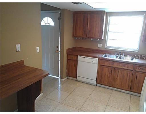 For Rent: $1,900 (3 beds, 2 baths, 1149 Square Feet)