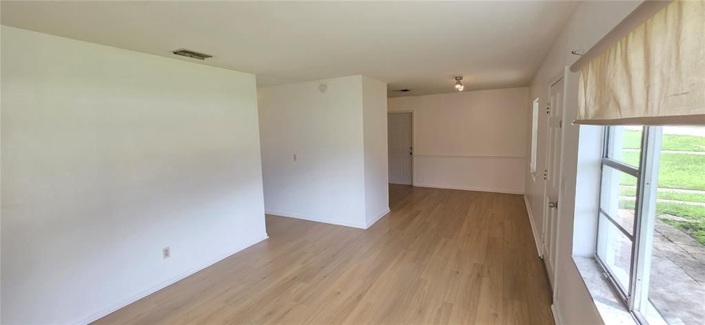 For Rent: $2,500 (4 beds, 2 baths, 1490 Square Feet)