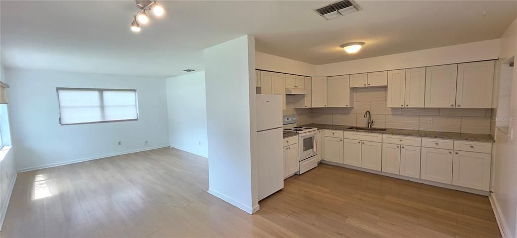 For Rent: $2,500 (4 beds, 2 baths, 1490 Square Feet)