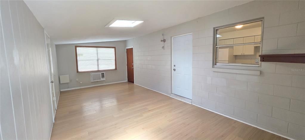 For Rent: $2,500 (4 beds, 2 baths, 1490 Square Feet)
