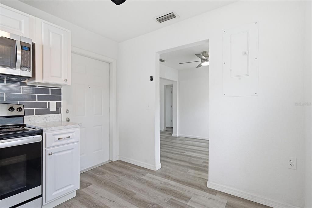 En Venta: $375,000 (4 camas, 2 baños, 1845 Pies cuadrados)