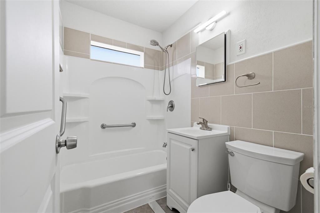 En Venta: $375,000 (4 camas, 2 baños, 1845 Pies cuadrados)