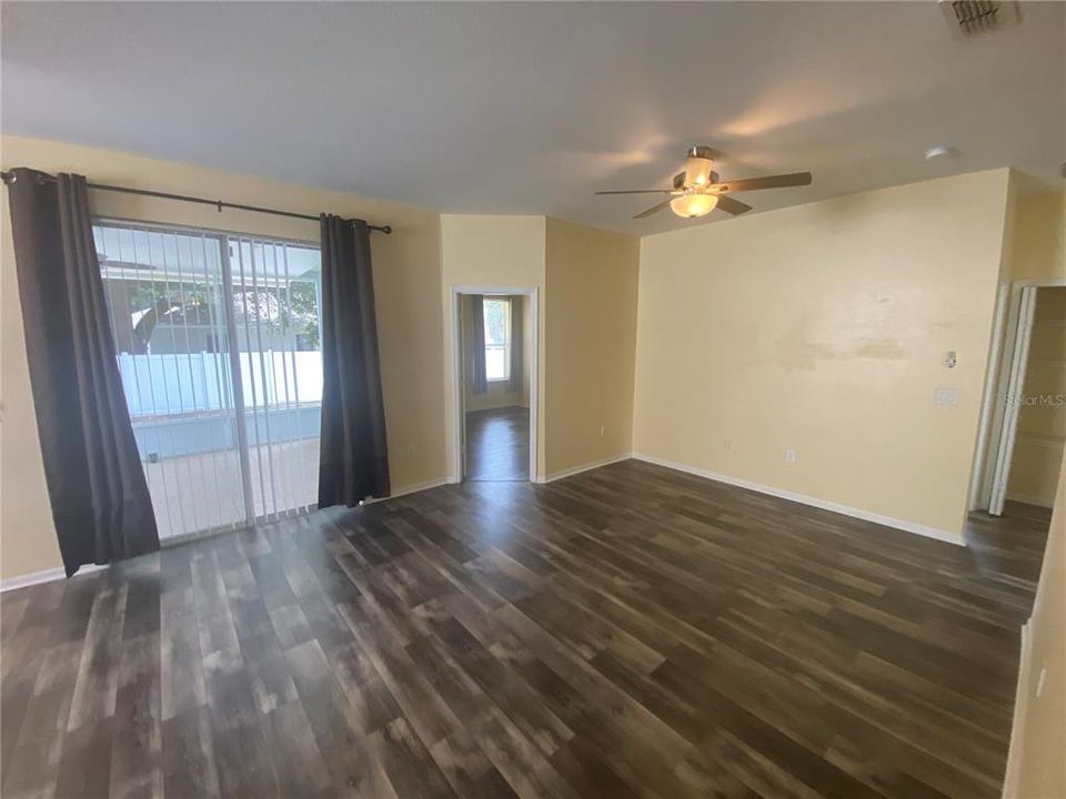 For Rent: $1,750 (3 beds, 2 baths, 1200 Square Feet)