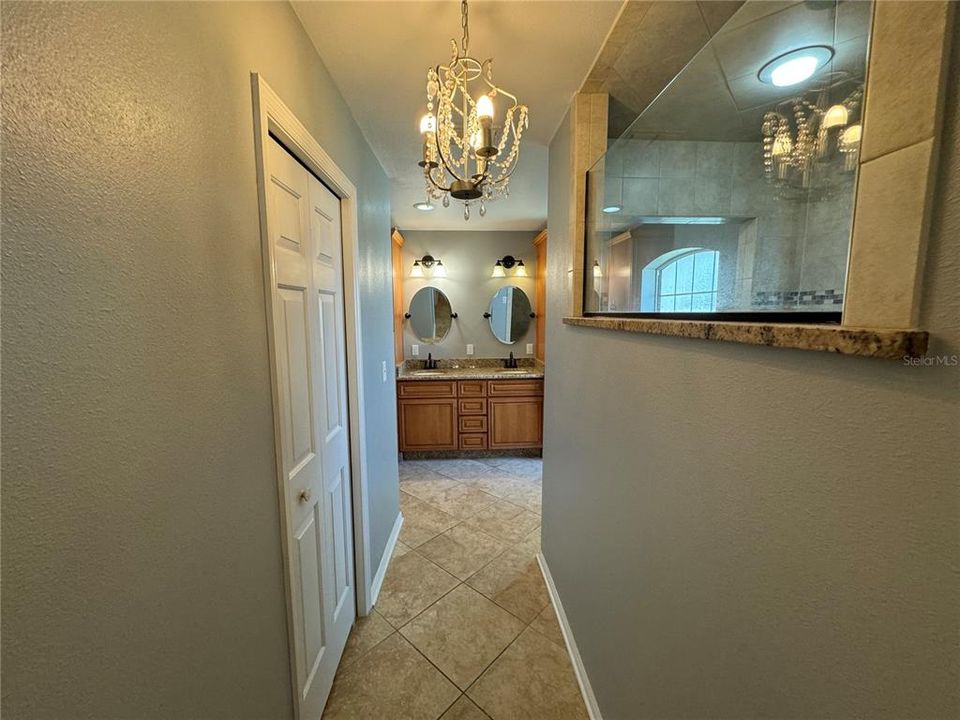 For Rent: $1,750 (3 beds, 2 baths, 1200 Square Feet)