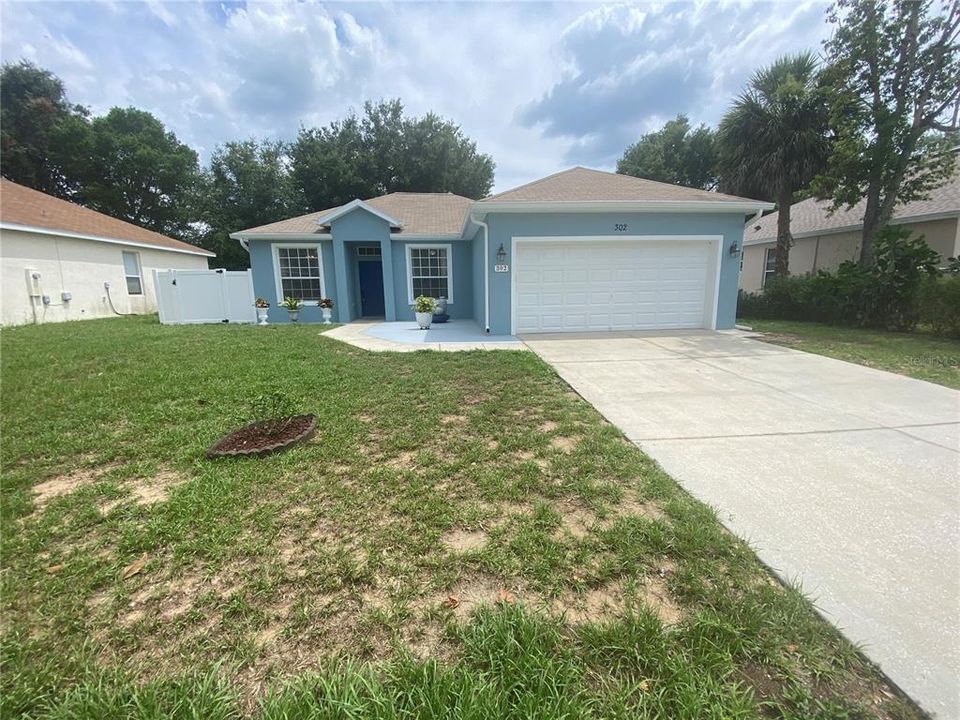 For Rent: $1,750 (3 beds, 2 baths, 1200 Square Feet)