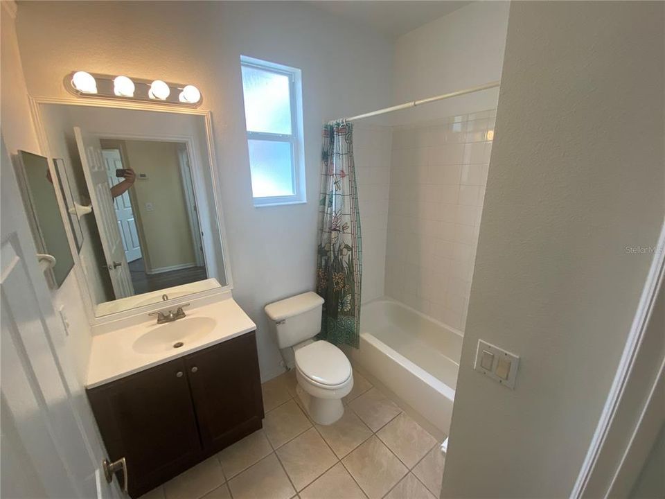 For Rent: $1,750 (3 beds, 2 baths, 1200 Square Feet)