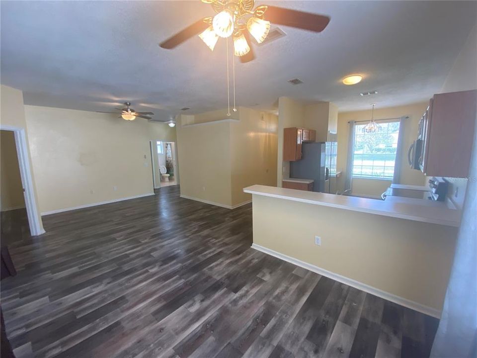 For Rent: $1,750 (3 beds, 2 baths, 1200 Square Feet)