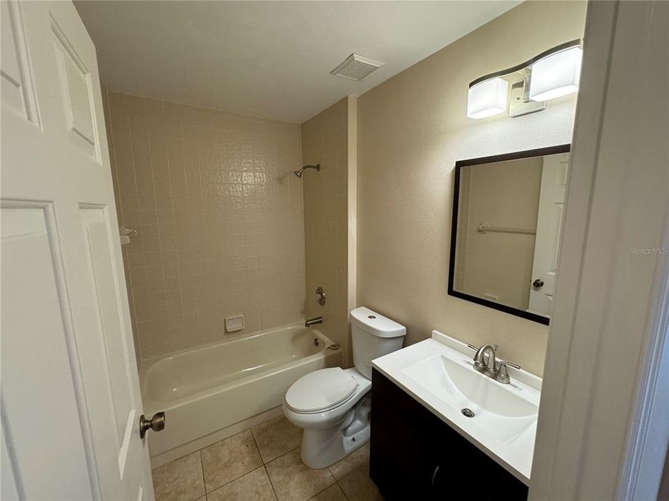 For Rent: $1,750 (3 beds, 2 baths, 1200 Square Feet)