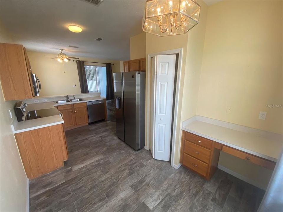 For Rent: $1,750 (3 beds, 2 baths, 1200 Square Feet)