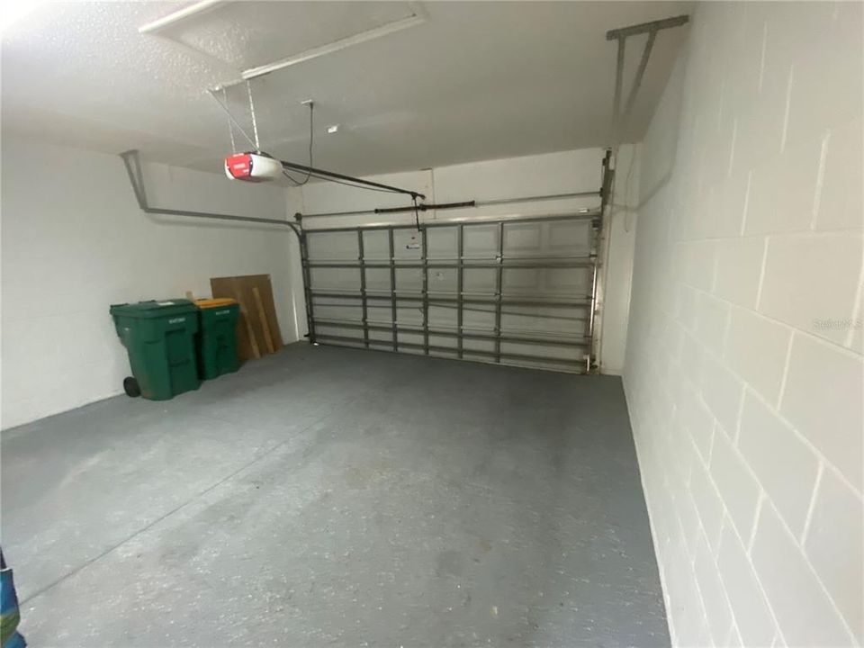For Rent: $1,750 (3 beds, 2 baths, 1200 Square Feet)